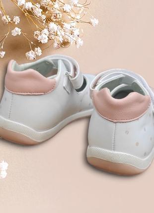 Туфлі для дівчинки з високим задником для дівчинки білі, рожеві весни, осінь7 фото