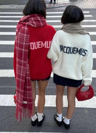 Светр у стилі jacquemus