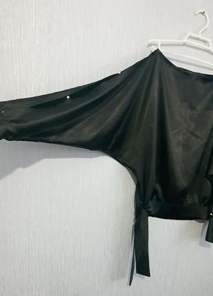 Чорна блуза