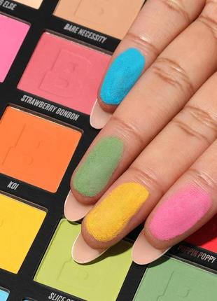 Палитра теней для век bright matte 42 colour palette beauty bay