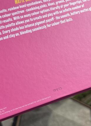 Палитра теней для век bright matte 42 colour palette beauty bay