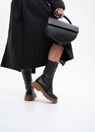 Черно-бежевые теплые ботинки с высокой шнуровкой2 фото