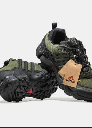 Кроссовки Bolsa Adidas Pequena Essential