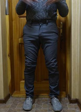 Щільні м'які меланжеві бавовняні штани-чиноси tom tailor denim германія 31/32