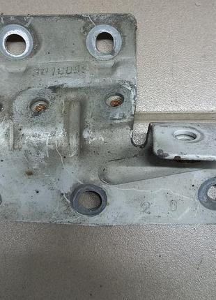 Кронштейн кріплення заднього бампера правий 301809s renault kangoo nissan kubistar 1997-2008