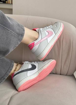 Nike sb dunk low pink puck женские кроссовки найк сб данк серые с розовым