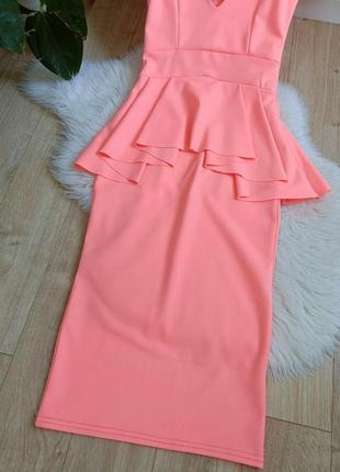 Неопреновое новое персиковое платье футляр от pink boutique, размер xs/s3 фото
