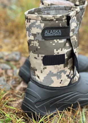 Теплые водонепроницаемые резиновые сапоги на липучке "аляска" пиксель