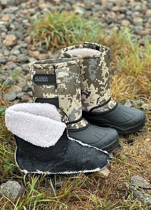 Теплые водонепроницаемые резиновые сапоги на липучке "аляска" пиксель