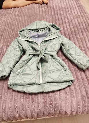 Куртка,новая осенняя, удобная и стильная.