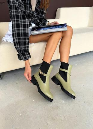 Черевики жіночі