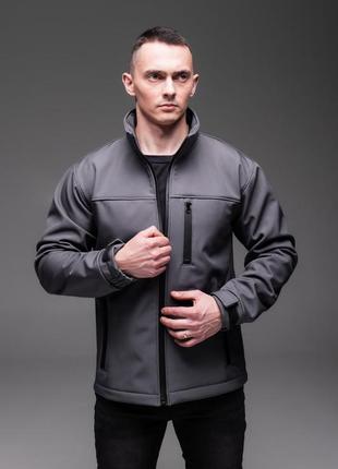 Мужская куртка на флисе без капюшона softshell на осень очень удобная и плотная теплая не сковывает