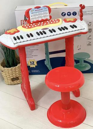 Дитячий синтезатор зі стільчиком і мікрофоном на батарейках функція запису electronic piano