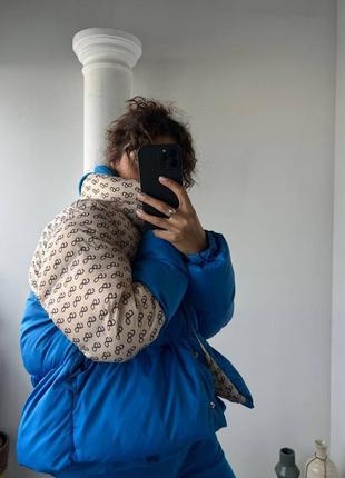 Яскрава куртка оверсайз