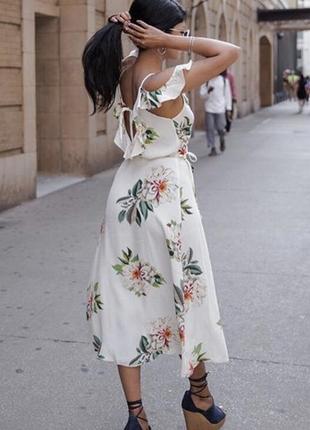 Яркий сарафан на запах, летнее платье в цветочный принт1 фото