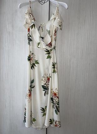 Яркий сарафан на запах, летнее платье в цветочный принт3 фото
