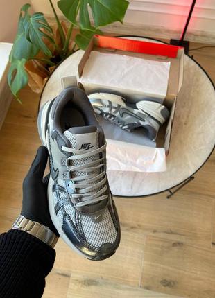 Кроссовки nike v2k run pure platinum wolf grey2 фото