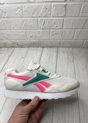 Белые кроссовки reebok classic