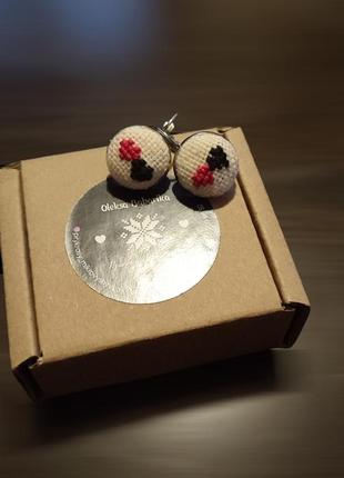 Сережки з мікровишивкою "серця"