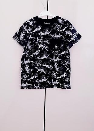 Стильна футболка nutmeg 134-140 розміру.