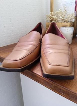 Вінтажні туфлі лофери у стилі dolce& gabbana з натуральної шкіри кольору тоффі з квадратним мисом розміру 37,5 388 фото