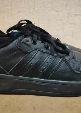 Кросiвки adidas rivalry low  на стопу 24-24,5 см2 фото