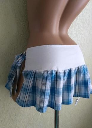 Необычная юбка с подтяжками для чулков. мини-юбка с кокеткой. юбочка клеш. эротический наряд. белый, голубой, синий. в клетку.6 фото