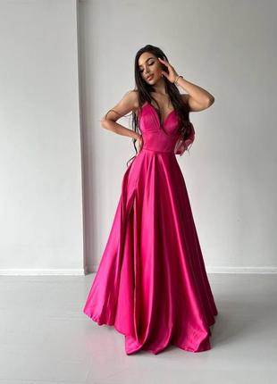 Платье вечернее белое беж чёрное голубое синее зелёное красное розовое бордо расклешённое с декольте с чашечками на бретельках длинное корсетное