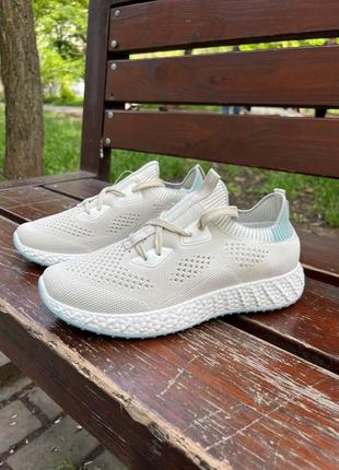 Женские кроссовки crosby