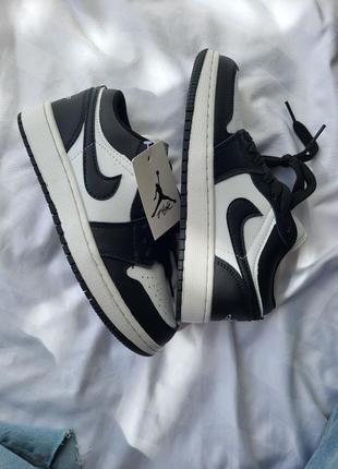 Кросівки nike air jordan 1 low black white7 фото