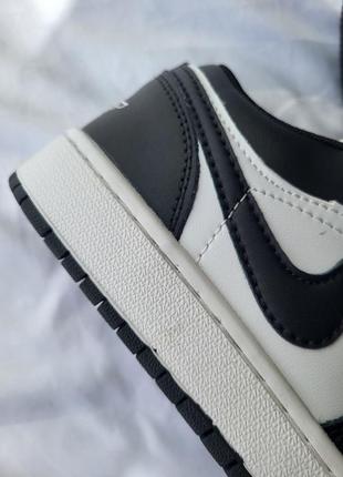 Кросівки nike air jordan 1 low black white5 фото