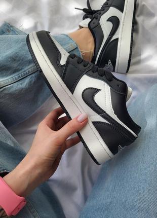 Кросівки nike air jordan 1 low black white1 фото