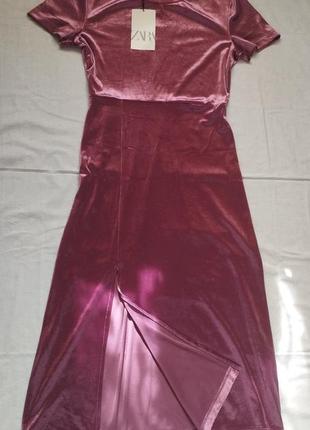 Оксамитова сукня міді з розрізом спереду2 фото