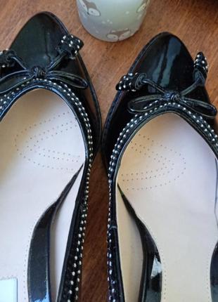 Женские классические туфли лодочки на высоком каблуке из черной лакированной кожи с ортопедической дышащей стелькой в новом состоянии размера 385 фото