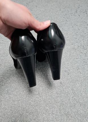 Чорні туфлі замшеві на каблуках5 фото