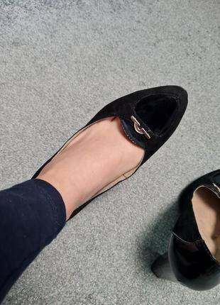 Чорні туфлі замшеві на каблуках10 фото
