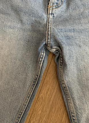 Zara блакитні джинси з потертими швами, р.3810 фото