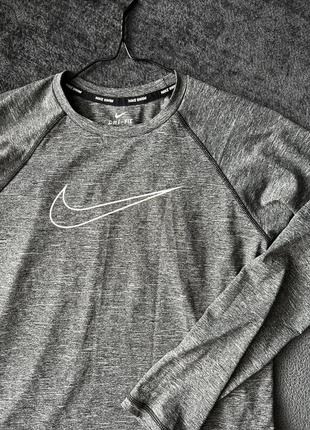 Серая спортивная кофта лонгслив nike