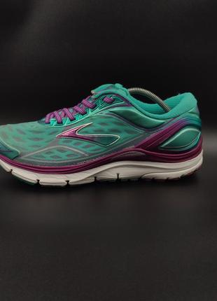 Гарненькі кросівки