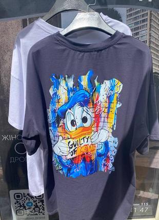 Жіноча якісна чорна футболка оверсайз з прінтом дональд дак donald duck бавовна3 фото