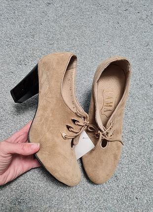 Бежевые ботильоны lama замша