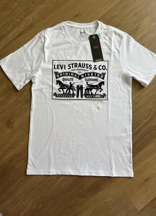 Новая мужская футболка levis размер s