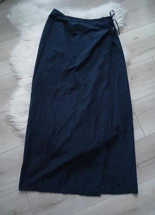 Длинная баллоновая синяя спортивная юбка миди на завязках