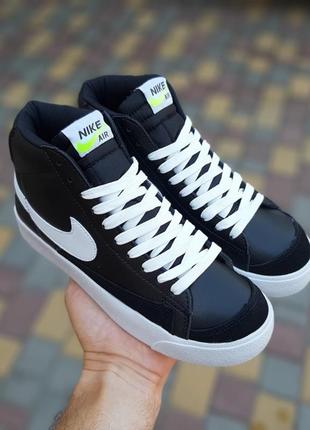 Nike blazer mid чорні на білій 2
