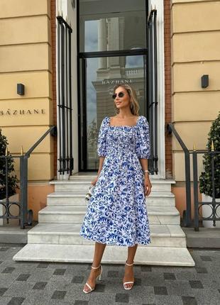 Платье с пышной юбкой расклешённое корсетное с рукавами фонариками с открытыми плечами белое чёрное голубое розовое малиновое зелёное синее вечернее