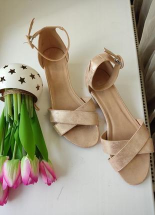 Жіночі босоніжки graceland