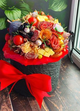 Бокс со колбасками