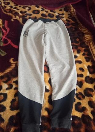 Спортивные штаны