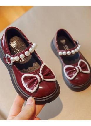 Лакированные туфли для девочек necklace бордовые1 фото