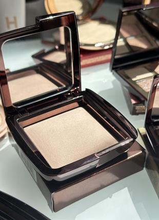 Пудра для обличчя з ефектом фотошопу hourglass ambient lighting powder dim light